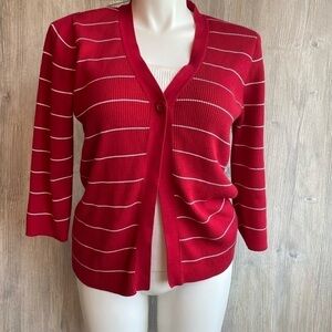 Sweater top red and white stripe. One button